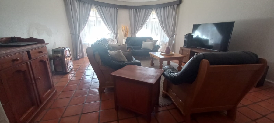 6 Bedroom Property for Sale in Jordania Free State